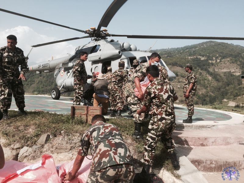 Polscy Ratownicy pomagają w Nepalu-7