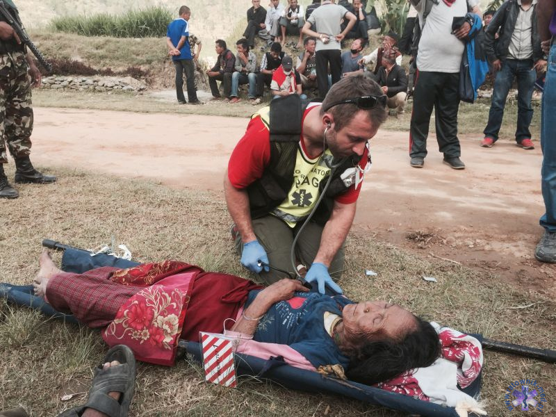 Polscy Ratownicy pomagają w Nepalu-8