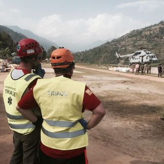 Polscy Ratownicy pomagają w Nepalu-3