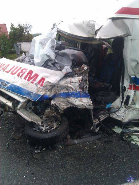 Wypadek karetki z Nowego Sącza-2