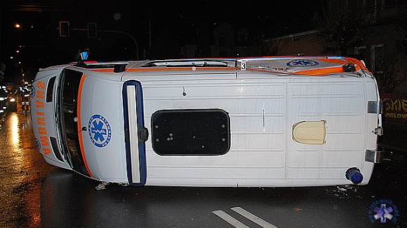 Wypadek karetki w Sędziszowie