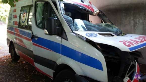 Wypadek karetki - Oleśnica-2