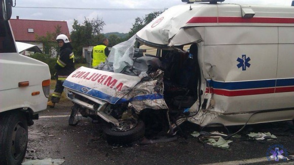 Wypadek karetki z Nowego Sącza
