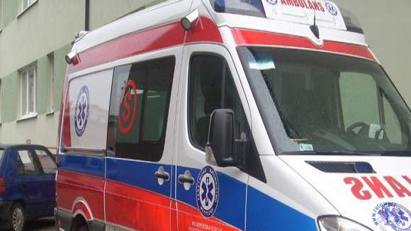 Świdwin - ambulans po kolizji